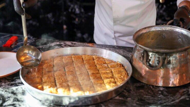 Her evde olan malzemelerle gurme lezzet: Baklava sanıyorlar ama çok daha hafif!