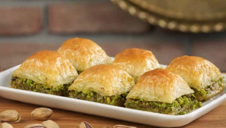 Bayramda sağlıklı beslenme uyarısı: Tatlı ve tuzlu gıdalara dikkat