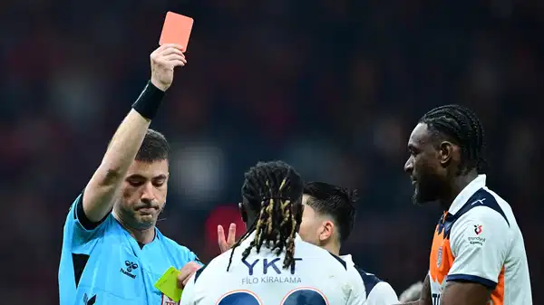 Eski hakemler Galatasaray – Başakşehir maçını yorumladı: 'İkinci sarı kart gösterilmeseydi daha doğru olurdu'