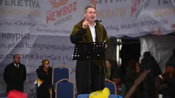 Tuncer Bakırhan, Diyarbakır'da Kürtlerin taleplerini sıraladı: DEM Parti'den Nevruz'da 4 çağrı!