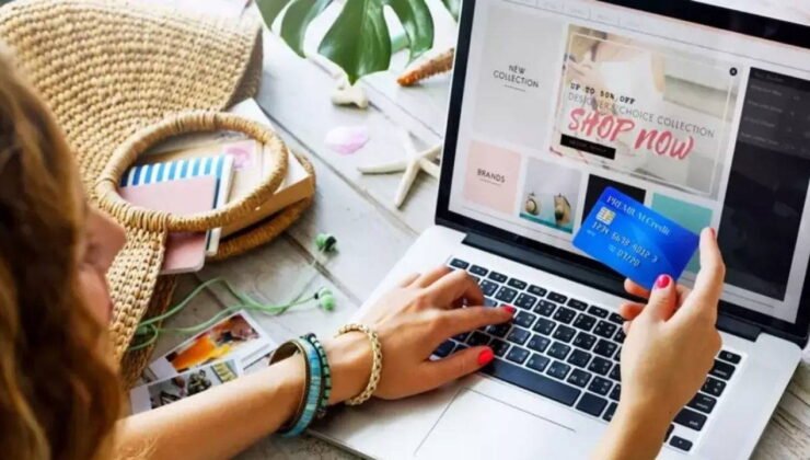 Türkiye bayramlıkları e-ticaret ile aldı: Saatte 1.200’den fazla giysi sipariş edildi