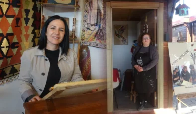 Depremde iş yerleri ve evleri yıkılan afetzede kadınlar, zanaatlarını kültür sanat çarşısında yaşatıyorlar