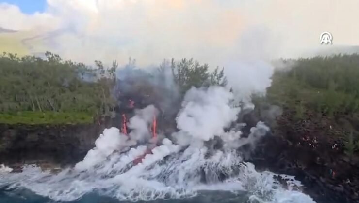 Yanardağ lavları okyanusa ulaştı. O anlar havadan görüntülendi