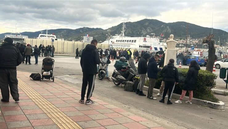 Midilli’de Yunan çiftçilerden protesto. Türk yolcular adada mahsur kaldı