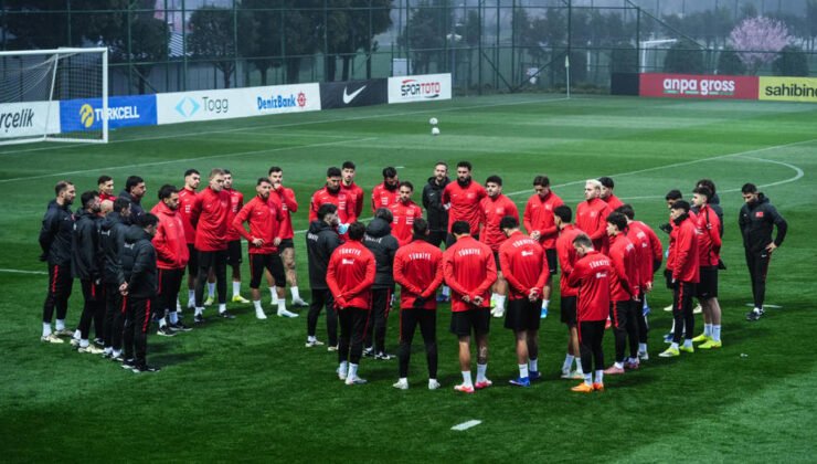 A Milli Takım, Romanya maçı hazırlıklarını sürdürdü: Serdal Adalı da antrenmanı takip etti