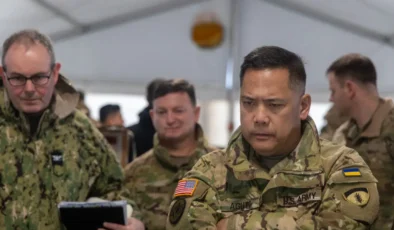 ABD’li generalden skandal: Hem belgeyi unuttu hem sarhoş oldu