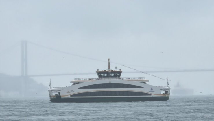 İstanbul'da sis etkili: Boğaz ve köprüler gözden kayboldu