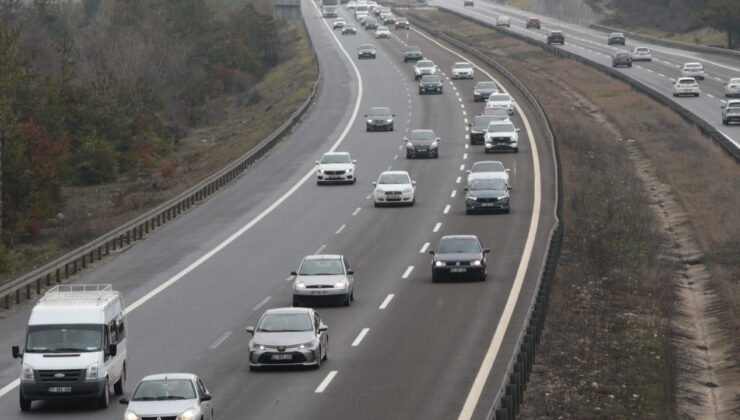 Bayram dönüşü başladı: Anadolu Otoyolu'nda yoğunluk