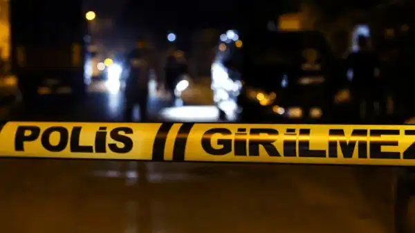 Ankara’da metro istasyonu çıkışında bıçaklı kavga: 2 yaralı!