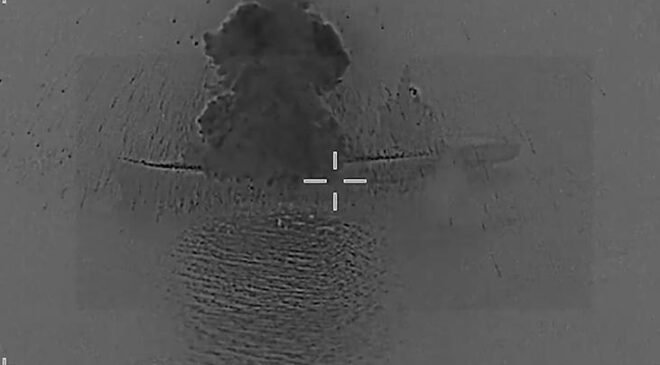 ABD ordusu, İran’a ait İHA gemisini vurdu! O görüntüler paylaşıldı