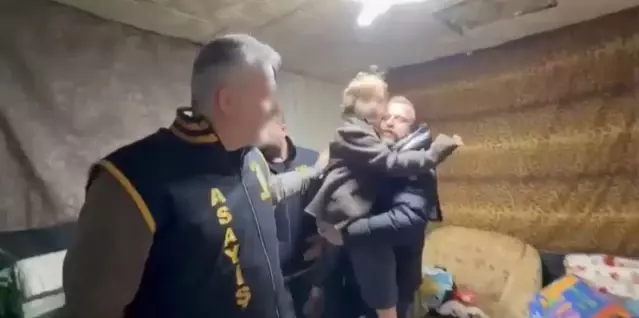 Esaretten kurtarılan çocuk 7 yıl sonra annesiyle kavuştu ama gerçeği bilmiyor! Yıllarca bu yalanla büyütmüşler