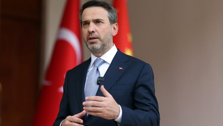 Bakan Bayraktar: Kapımızda yaşanan kriz çok büyük bir kriz