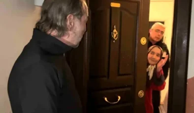 Alzheimer hastası annenin tanımadığı oğlu, eve itfaiye merdiveniyle girdi