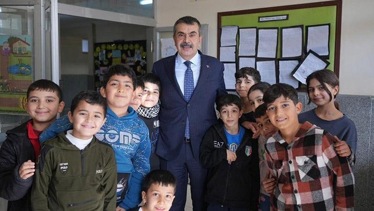 Ara tatil sona erdi, sınıflar doldu! Bakan Tekin’den öğrencilere ve öğretmenlere mesaj