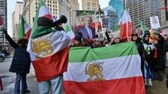 Aslan ve güneş: İranlı muhaliflerin bayrağı neyi simgeliyor?