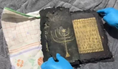 Evden tarih fışkırdı!! Altın işlemeli tılsım kitabı bile bulundu