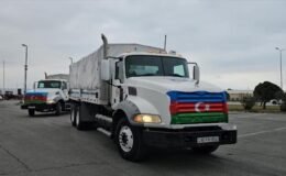 Azerbaycan'dan İran'a 82 tonluk insani yardım malzemesi gönderildi