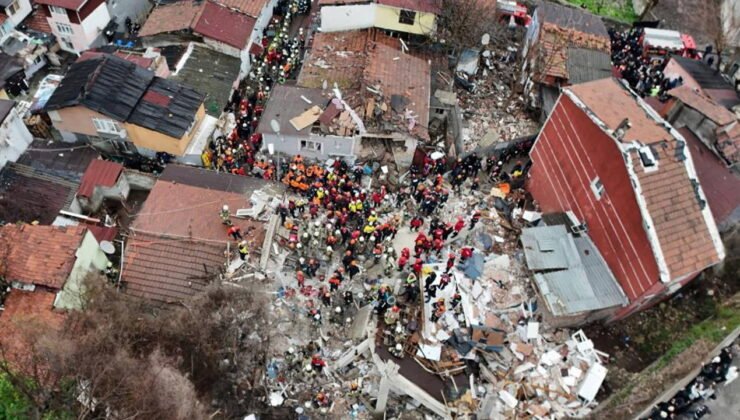Son Dakika… Fatih'te binalar çöktü: İBB'den 'doğalgaz' açıklaması