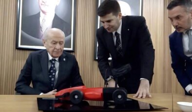 Devlet Bahçeli, Ülkü Ocakları'nın yarış arabalarına isim verdi!