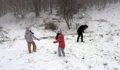 Tekirdağ'da Ganos Dağı'nda kar kalınlığı 10 santimetreye ulaştı