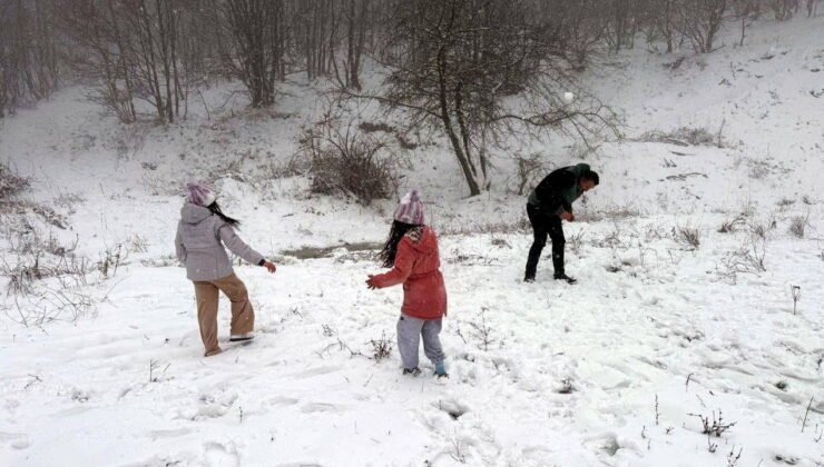 Tekirdağ'da Ganos Dağı'nda kar kalınlığı 10 santimetreye ulaştı