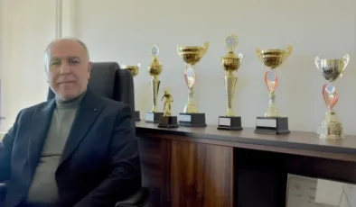 43 yıl önce mezun olduğu okula müdür olarak döndü