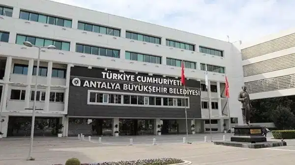 Son dakika… Antalya Büyükşehir Belediyesi davasında gelişme: Tahliye edilen 3 kişi için yakalama kararı!