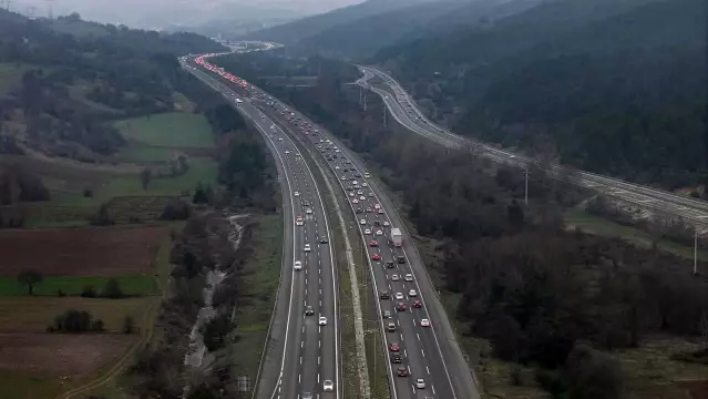 Bolu'da Bayram Trafiği Kuyruğu