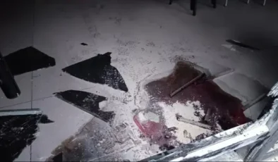 Bursa'da pizza zincirinin eski çalışanı 2 şubeyi kundakladı; o anlar kamerada