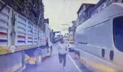 Trafikte bıçakla dehşeti yaşattılar: Baba-oğula 363 bin TL ceza