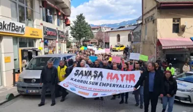 Artvin’de demokratik kitle örgütlerinden savaş karşıtı yürüyüş