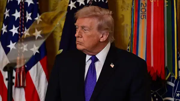 Trump’ın özel telefonu sızdı: Numara için para ve kripto teklifleri