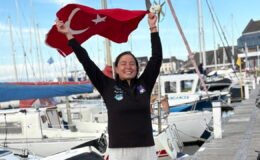 Milli yüzücü Bengisu Avcı'ya İrlanda'dan büyük onur!