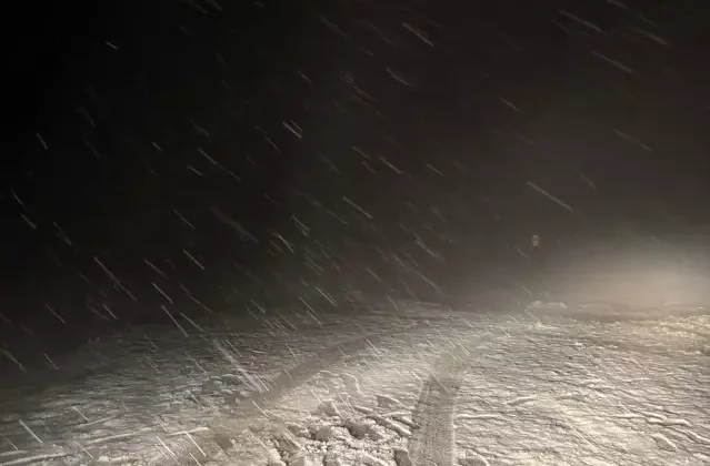 Tatil cennetine nisan ayına günler kala lapa lapa kar yağdı