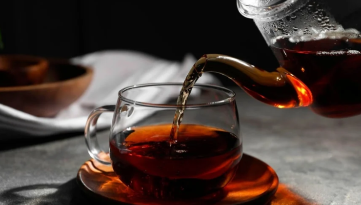 Çayı bu şekilde demliyorsanız bir kez daha düşünün: Saniyeler içinde sızıyor