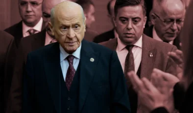 Bahçeli'nin yüzük ve rozet tercihi dikkat çekti