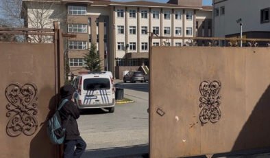 Çekmeköy'de lise öğrencisinden bıçaklı saldırı: Ölü ve yaralılar var