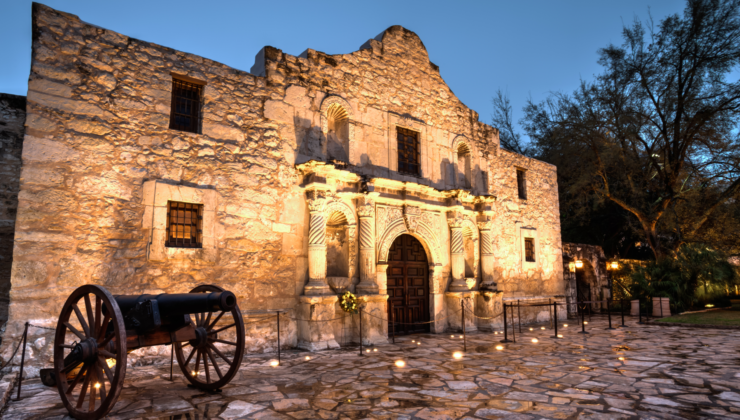 Arkeologlar, Alamo Muharebesi'nden Kalan 190 Yıllık Sağlam Bir Top Güllesi Buldu!