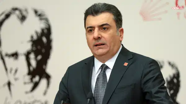 CHP Sözcüsü Emre'den Bakan Gürlek'e yanıt: 'Algı yönetmek yerine ID numaralarını kameralar karşısında sisteme girin'