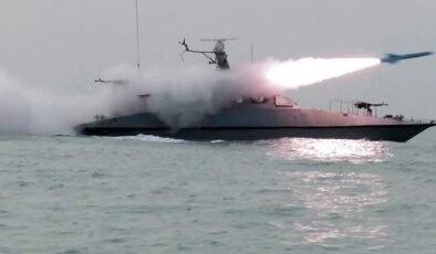 Devrim Muhafızları Ordusu: ABD’ye ait F-18 savaş uçağı vuruldu