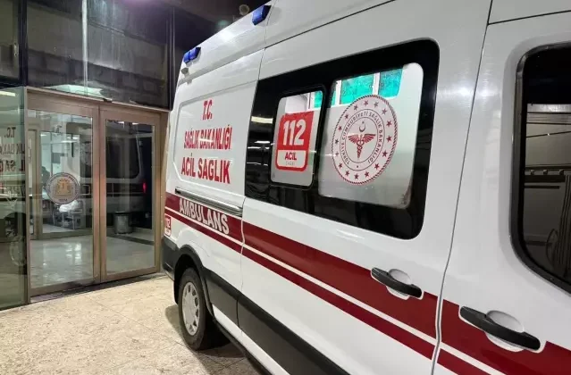 Uygunsuz vaziyette yakaladığı eşi ile dayısına kurşun yağdırdı