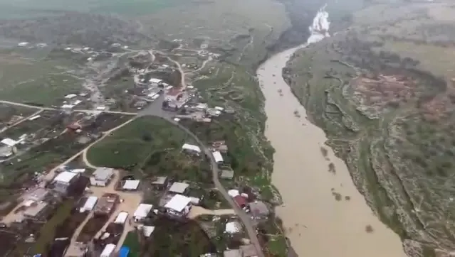 Diyarbakır'da Ambar Çayı taştı, tarım arazilerini su bastı