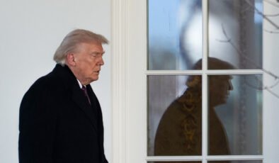 Trump’tan İran mesajı: Uzun süre kalırsak toparlanamazlar