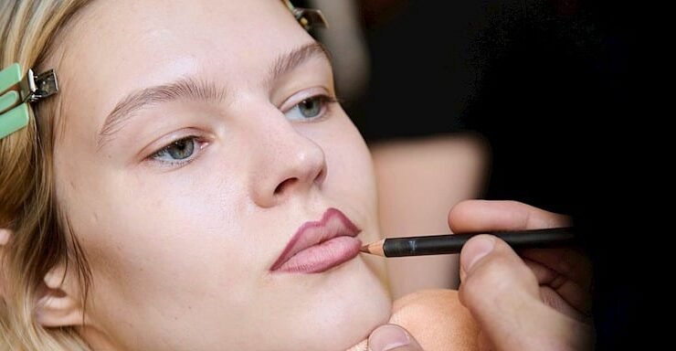 Dudak Kontürü Yeniden Yazılıyor