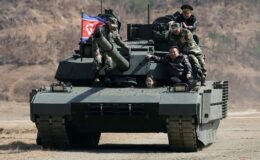 Dünyanın konuştuğu görüntü! Kuzey Kore lideri Kim Jong-un'un kızı tank kullandı