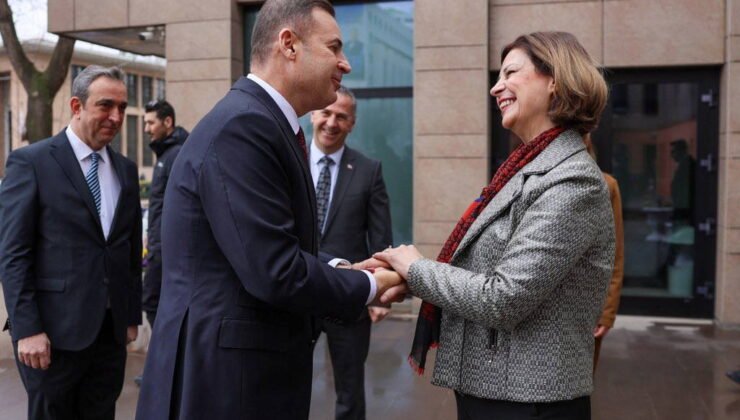 Akın'dan Ünlüce'ye ziyaret