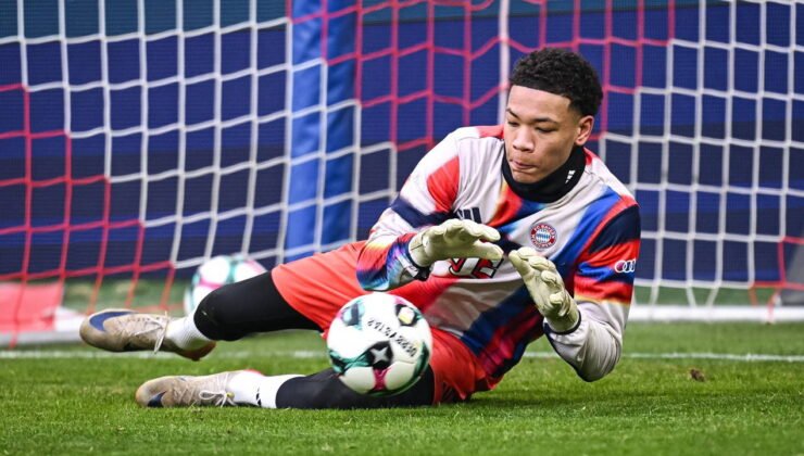 Bayern Münih'te kaleci krizi: Şampiyonlar Ligi'nde ilk maçına 16 yaşında çıkabilir