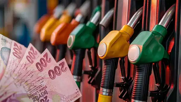 Akaryakıt fiyatlarına yeni zam yolda: Tabelalar bu gece 11'inci kez değişecek!