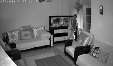Evine giren hırsızın aklını aldı! O anlar saniye saniye kamerada