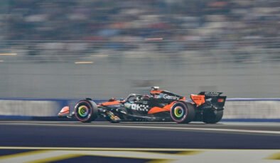 Formula 1'de sezonun ikinci etabı Çin Grand Prix'sini Kimi Antonelli kazandı